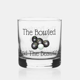 Gräsmatta Bowls Bowled och den vackra,