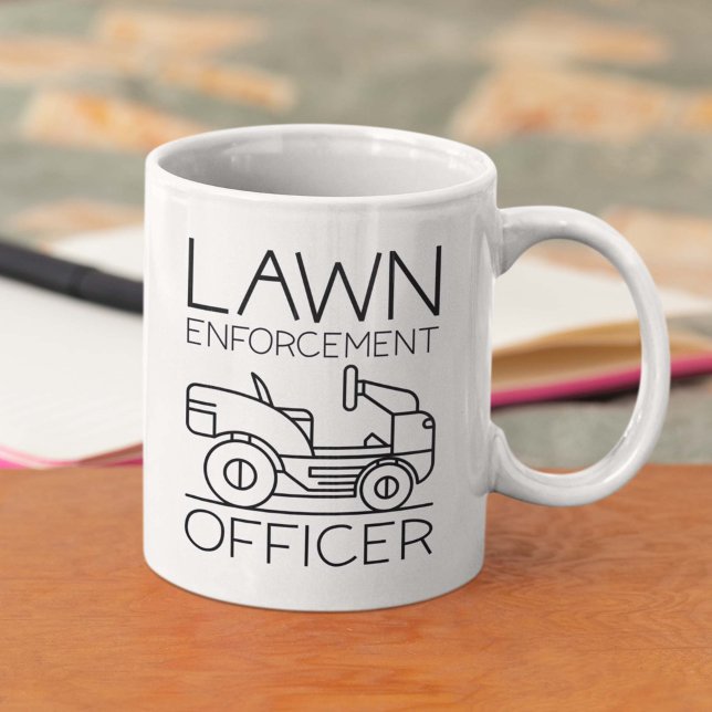 Gräsmatta exekutionstjänsteman kaffemugg (lawn enforcement officer mug grass mower)