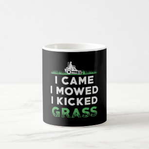 Gräsmatta Mowi... Jag fick mig att tappa gräsmassa Kaffemugg