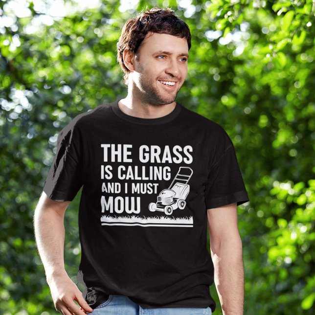 Grässen ringer och jag måste gå t shirt (Skapare uppladdad)