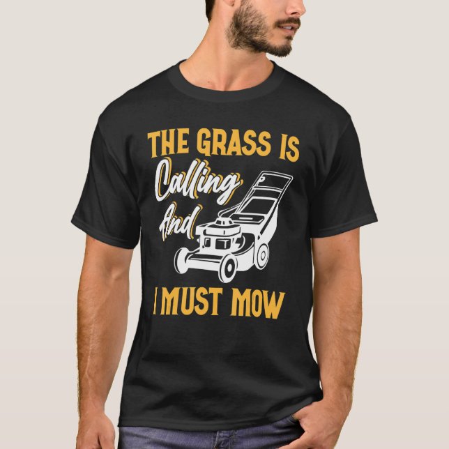 Grässen ringer och jag måste ge 1 t shirt (Framsida)
