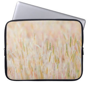 GRASSLAND HAR GÅTT TILL PASTEL-FÄRGAD AV HAN LAPTOP FODRAL