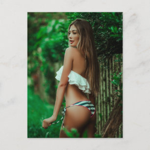 Gråt! Bikini Babe-foto Vykort