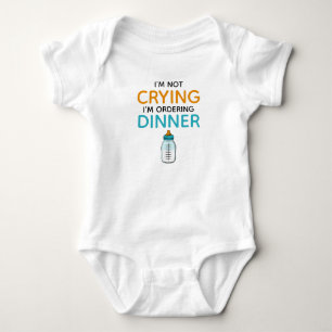 Gråter inte bara beställning av middagsmat t shirt