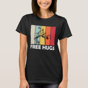 Gratis ett Hugs Pro Wrestler Wrestling T Shirt