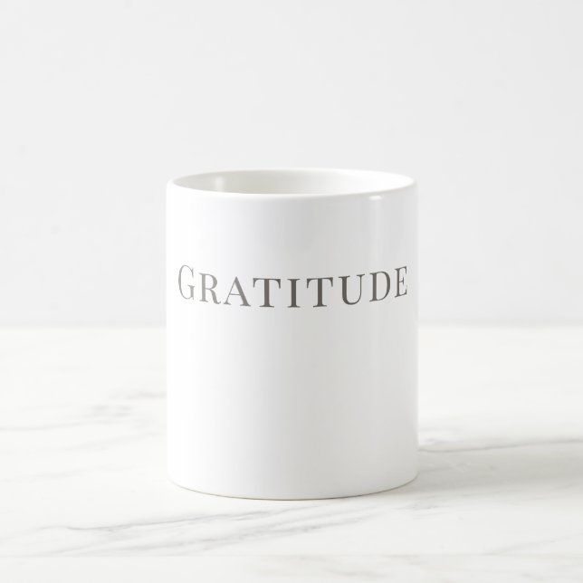 Gratitude Mug – Minimal Typography Design Kaffemugg (Center)