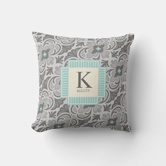 Grått Blue Geometric Monogram Kudde (Framsida)