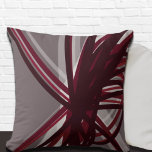 Grått Burgundy Artistic Abstrakt Rosett band Kudde<br><div class="desc">Grått och burgundy dekorativ kudde har en modern konstnärlig banderoll med burgundyskade och grått med vita accenter på grått-bakgrund. Denna abstrakt är byggt på kombinationer av upprepat rosett band som kor-kor, som är överlappande och sammanflätade för att bilda en intressant konstnärlig utformning. Grått-, burgundy-, vit- och vin-färgadens accenter är skiktade...</div>