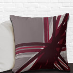 Grått Burgundy Artistisk Abstrakt Kudde<br><div class="desc">Modern dekorativ dekorativ kudde har en konstnärlig abstrakt av band med burgundynyans och grått med vita accenter på grått-bakgrund. Abstraktens sammansättning är byggt på kombinationer av upprepat rosett band, som är överlappande och sammanflätade för att bilda en intressant abstrakt utformning. Grått-, burgundy-, vit- och vin-färgad-accenterna är placerade i ett lager...</div>
