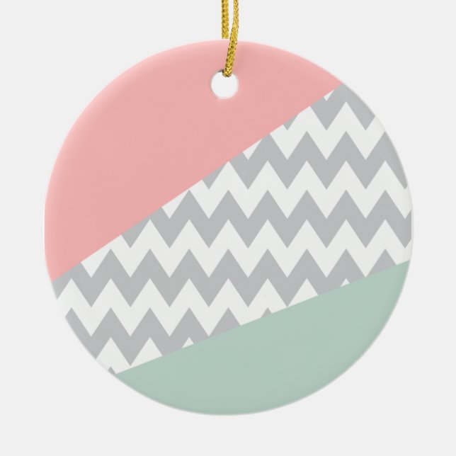 Grått Chevron Mint och Coral Julgransprydnad Keramik (Framsidan)