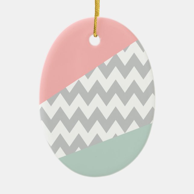 Grått Chevron Mint och Coral Julgransprydnad Keramik (Framsidan)