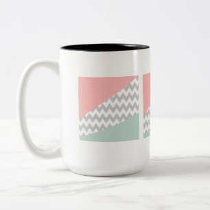 Grått Chevron Mint och Coral Två-Tonad Mugg