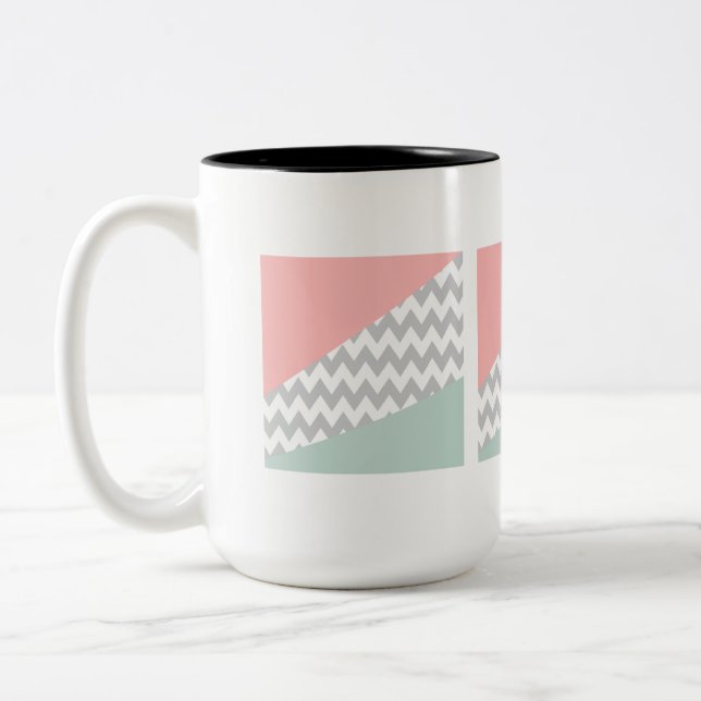 Grått Chevron Mint och Coral Två-Tonad Mugg (Vänster)