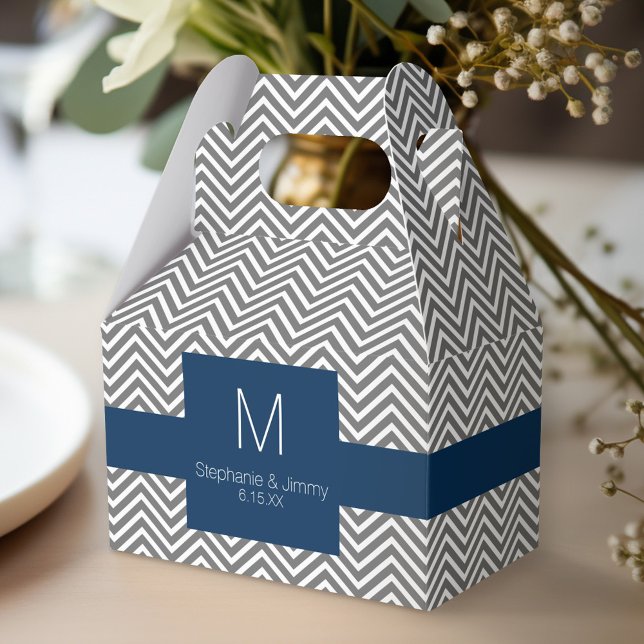 Grått Chevron Mönster Monogram Bröllop Presentaskar (Personalized favor box - monogram wedding)