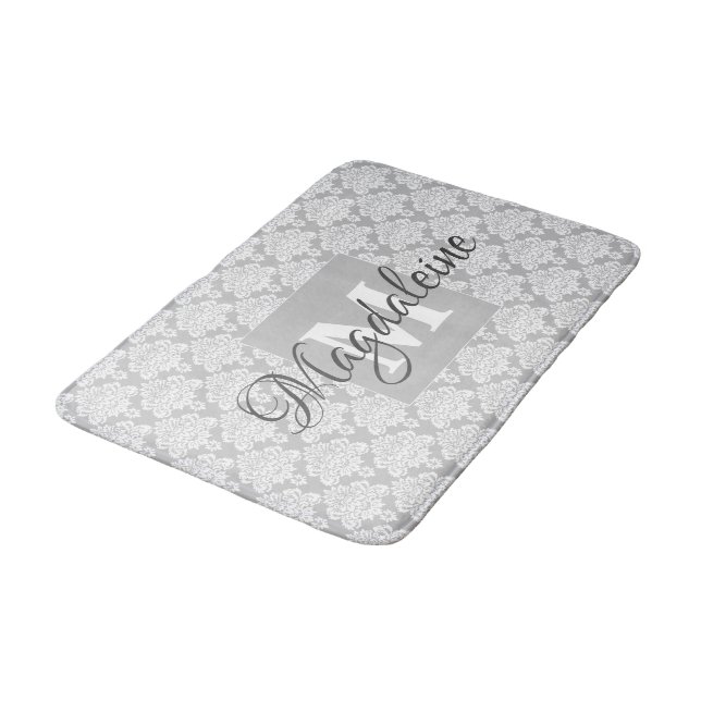 Grått Damask Bath Mat med Monogram och Namn Badrumsmatta (Vinklad)