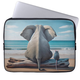 Grått Elephant and Mouse on Driftwood Laptop Fodral