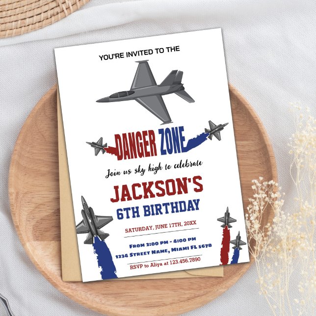 Grått Fighter Jet Birthday-inbjudningar Inbjudningar (Gray Fighter Jet Birthday Invitations)