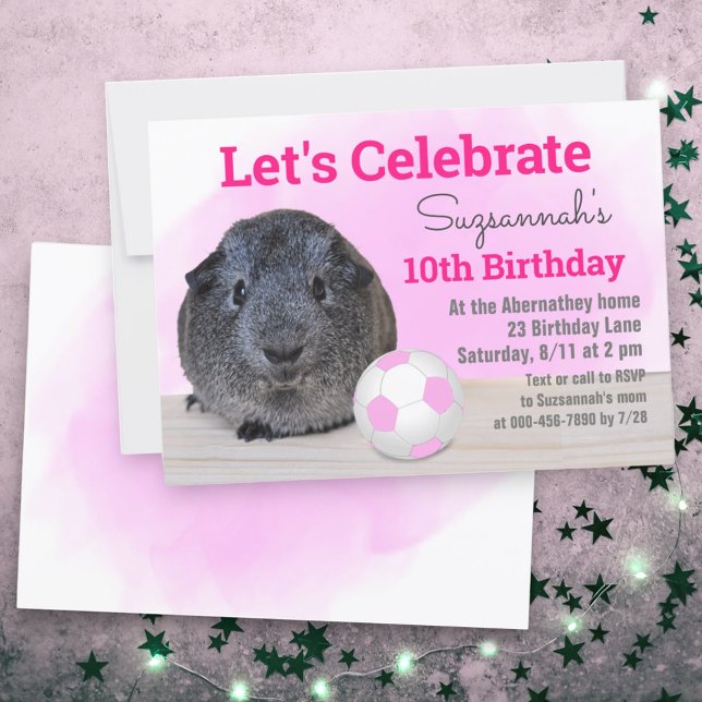 Grått Guinea Gris Girly Rosa Ocer Ball Anpassnings Inbjudningar (Front & back cute guinea pig soccer ball invitation)