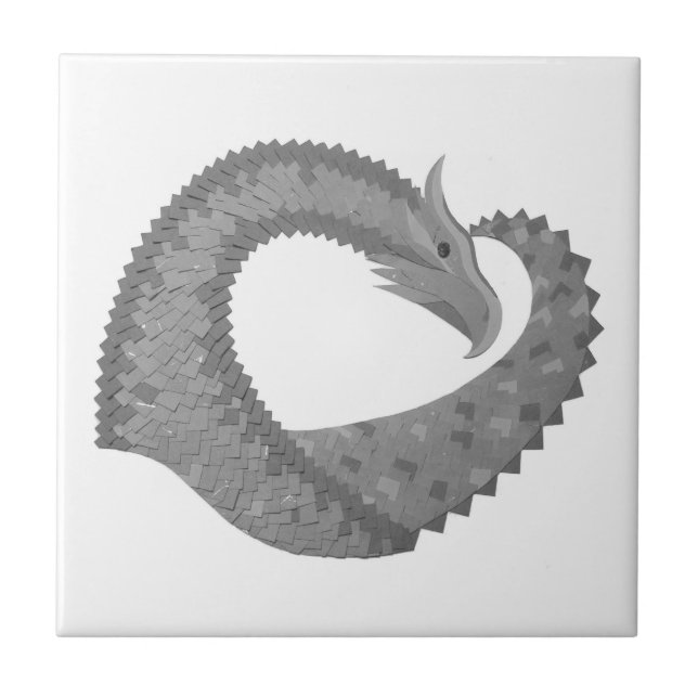 Grått-hjärtdragon på vitt kakelplatta (Framsidan)