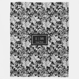 Grått hues blommigt filt med eget namn monogram