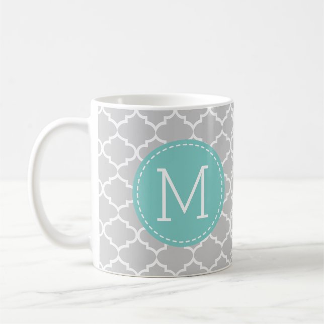 Grått Marocko Quatrefoil mönster med monogramen Kaffemugg (Vänster)