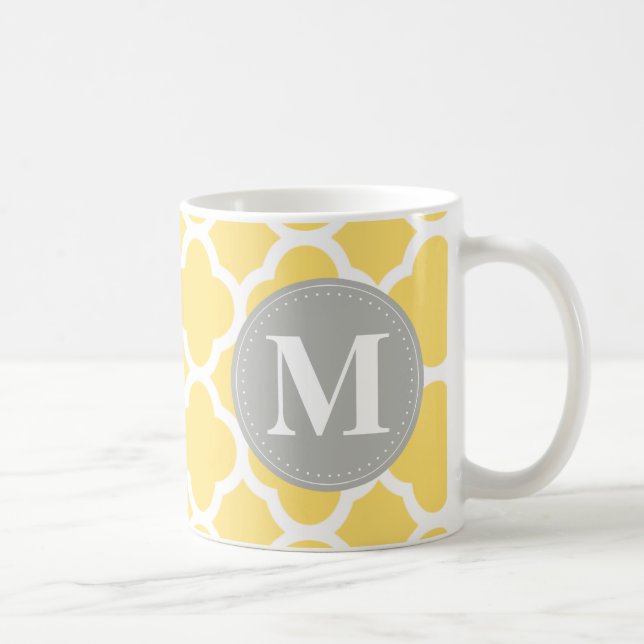 Grått Monogram Gult Quatrefoil Mönster Kaffemugg (Höger)