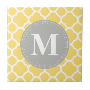 Grått Monogram Gult Quatrefoil Mönster Kakelplatta