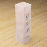 Grått Monogrammed Bröllop Vin Presentask För Vinflaska<br><div class="desc">Mjuka  vattenfärger tvättar bröllopsfavörer.  Anpassa Bride and Grooms First Namn Initialer och Bröllop Date i mörk grått-skript.  Ursprunglig design av TamiraZDesigns.</div>