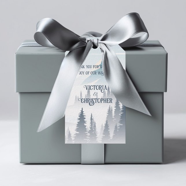 Grått Mountain Fog Forest Wilderness Winter Weddin Presentetikett (Skapare uppladdad)