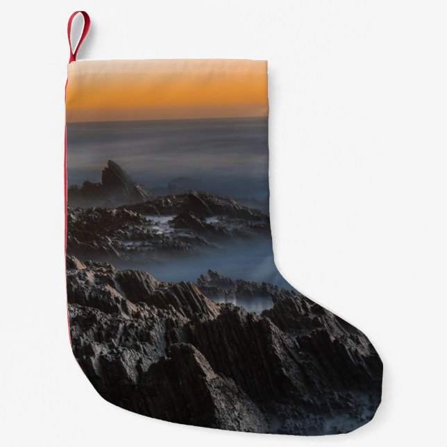 GRÅTT MOUNTAINER MED KLOUDER LITEN JULSTRUMPA (Framsidan)