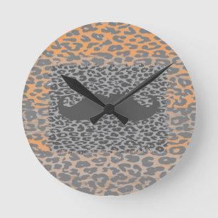 Grått Mustache och Leopard Print Rund Klocka