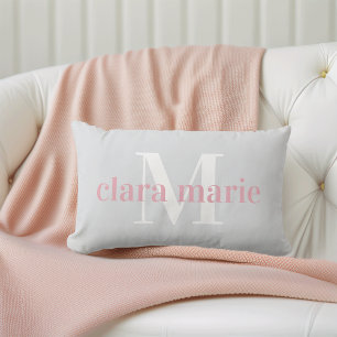 & GRÅTT Namn och Monogram Nursery Lumbarkudde