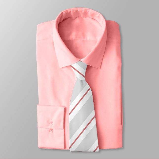 Grått, New York Rosa och White Stripe Tie Slips (New York Pink, and White Striped Necktie on New York Pink Shirt)