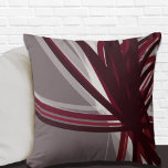 Grått och Burgundy Artistic Abstrakt Dekorativ kud Kudde<br><div class="desc">Grått och burgundy dekorativ kudde har en konstnärlig abstrakt utformning med burgundyskade och grått med vita accenter på grått-bakgrund. Abstraktens sammansättning är byggt på kombinationer av upprepat rosett band, som är överlappande och sammanflätade för att bilda en invecklad och komplex abstrakt mönster. Grått-, burgundy-, vit- och vin-färgadens accenter är skiktade...</div>