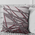 Grått och Burgundy Vin Modern Elegant Abstrakt Kudde<br><div class="desc">Modern dekorativ kudde har en linjär elegant-abstrakt i burgundy och vin på grått-bakgrund. Inspicerad av höga gräs är dekorativ kudde reversibel. Grått och burgundisk konstnärlig utformning på framsidan; fast grått på baksidan. Den konstnärliga utformningen på framsidan är en lagrad sammansättning som ger djup och perspektiv med högdagrar och skuggor av...</div>