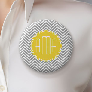 Grått och Gult Chevrons Anpassningsbar Monogram Knapp
