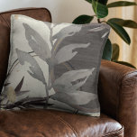Grått och ivoriansk konstnärlig Abstrakt Vattenfär Kudde<br><div class="desc">Modern dekorativ kudde har en konstnärlig abstrakt design i en elfenbenspalett och grått färg. En konstnärlig abstrakt design har en vattenfärg löv och en geometrisk cirkelsammansättning med skuggor av grått med svarta och guld accenter på en grå elfenbensbakgrund. Abstraktens sammansättning är byggt på kombinationer av upprepade cirklar och löv, som...</div>