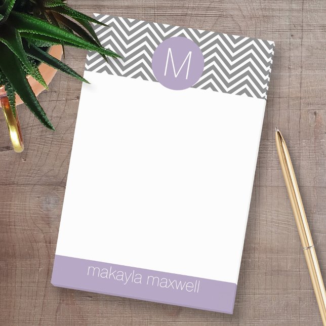Grått och lavendar Chevrons med Anpassningsbar Mon Post-it Block (Custom Post-it Note Pads - Add your name and other text)