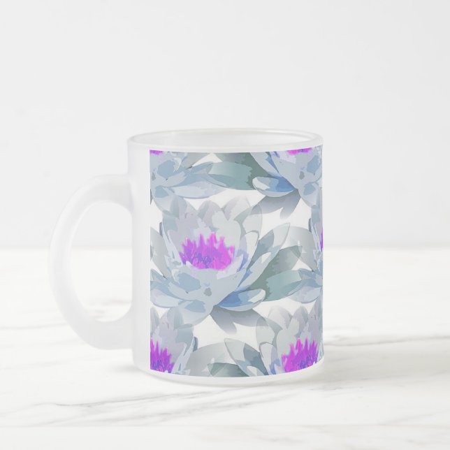 Grått och lila blommor mönster frostad glasmugg (Vänster)