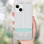 Grått och Mint Herringbone Swirl Anpassningsbar Mo<br><div class="desc">Utformning av Snyggten för Trendig i Chicen Cute Modern Girly  med Preppy Herringbone Mönster och Calligraphy Swirls Flourish med Anpassningsbar Personlig Monogram Namn eller Initial</div>