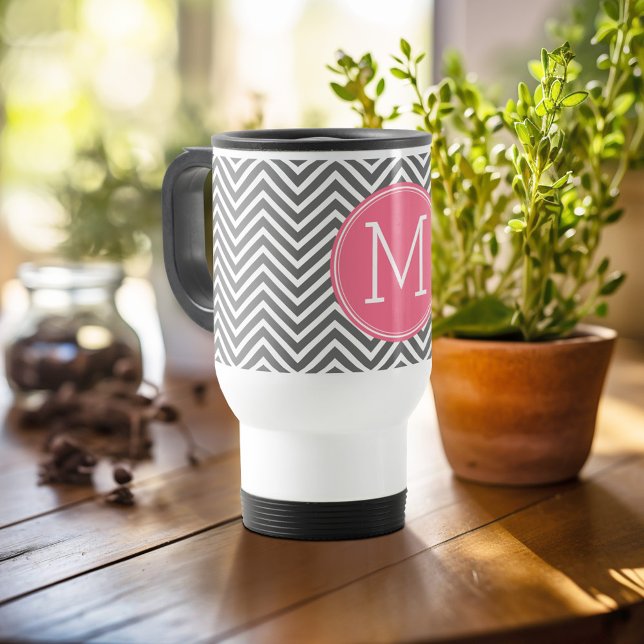 Grått och Rosa Chevrons med Anpassningsbar Monogra Resemugg (Personalized travel mug - add photos and text or customize completely)