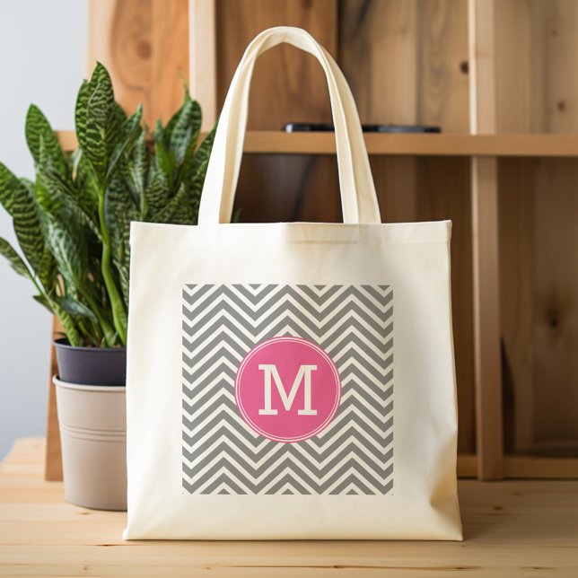 Grått och Rosa Chevrons med Anpassningsbar Triple  Jumbo Tygkasse (Personalized tote bag with chevrons and monogram)
