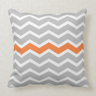 Grått och vit Chevron Zigzag med Orange Dekorfärg Kudde