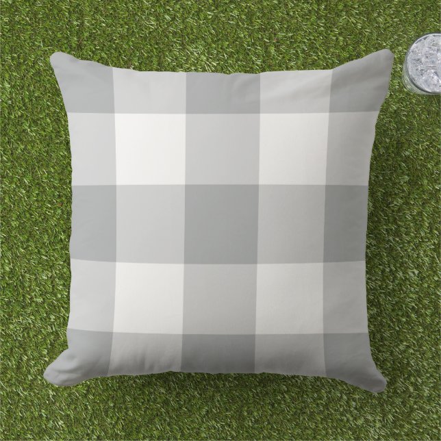 Grått och White Gingham Play Mönster Kudde (Gräs)