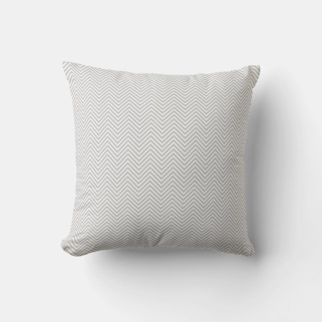 Grått och White Herringbone Chevron Kudde (Framsida)