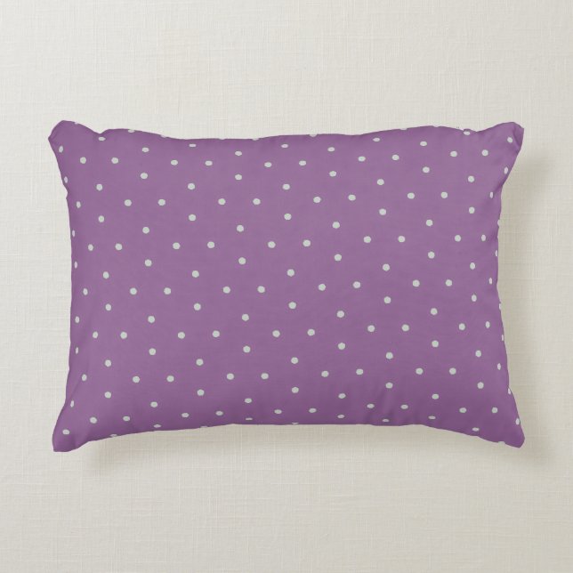 Grått Polka dots på Lila - bakgrund Prydnadskudde (Framsidan)