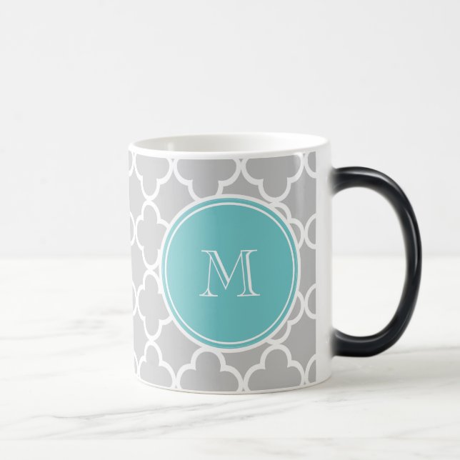 Grått Quatrefoil Mönster, Teal Monogram Magisk Mugg (Höger)