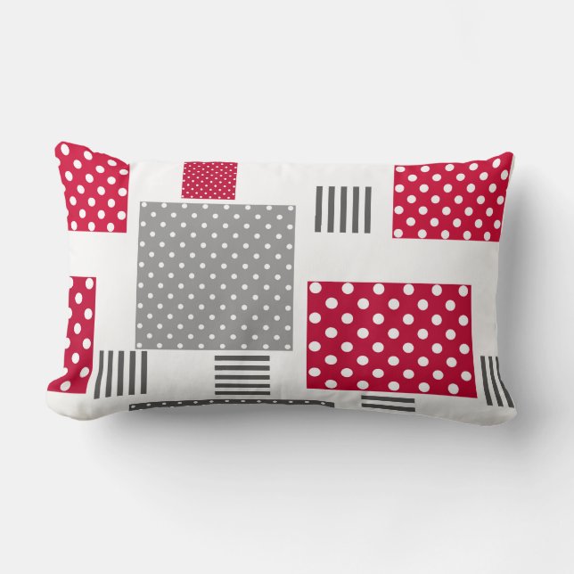 Grått-röd polka-pricklappverk på vit bakgrund lumbarkudde (Framsida)