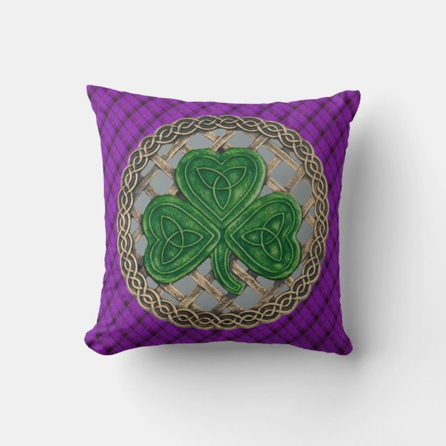 Grått Shamrock Celtic Knoves on Lila Play Kudde (Framsida)
