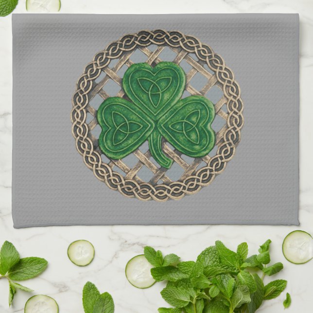 Grått Shamrock on Celtic Knots Kitchen Towel Kökshandduk (Vikta)